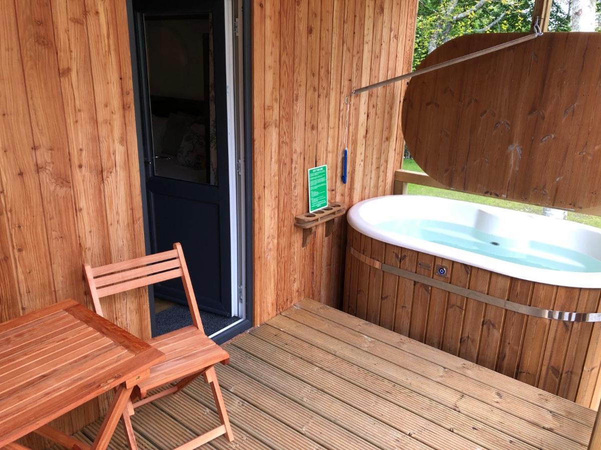 Breckland Lodge 2 With Hot Tub Belladrum エクステリア 写真