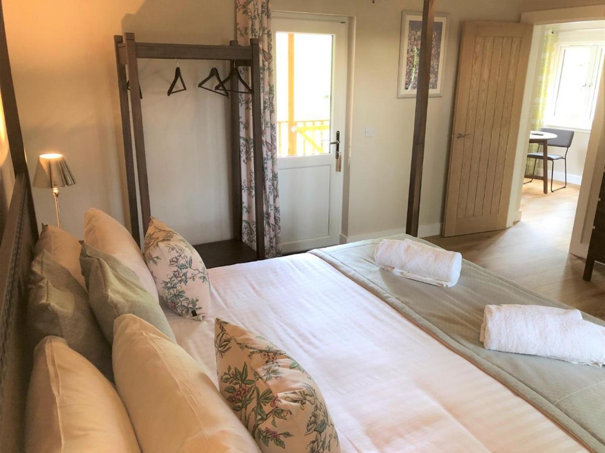 Breckland Lodge 2 With Hot Tub Belladrum エクステリア 写真