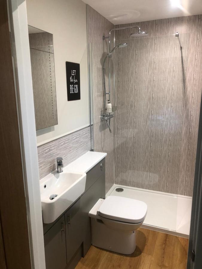 Breckland Lodge 2 With Hot Tub Belladrum エクステリア 写真